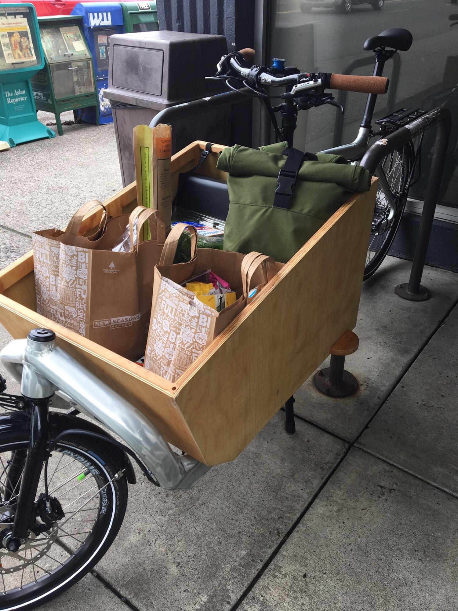 2016 Larry Vs Harry Bullitt cargo bike (front storage) Silver or Gray