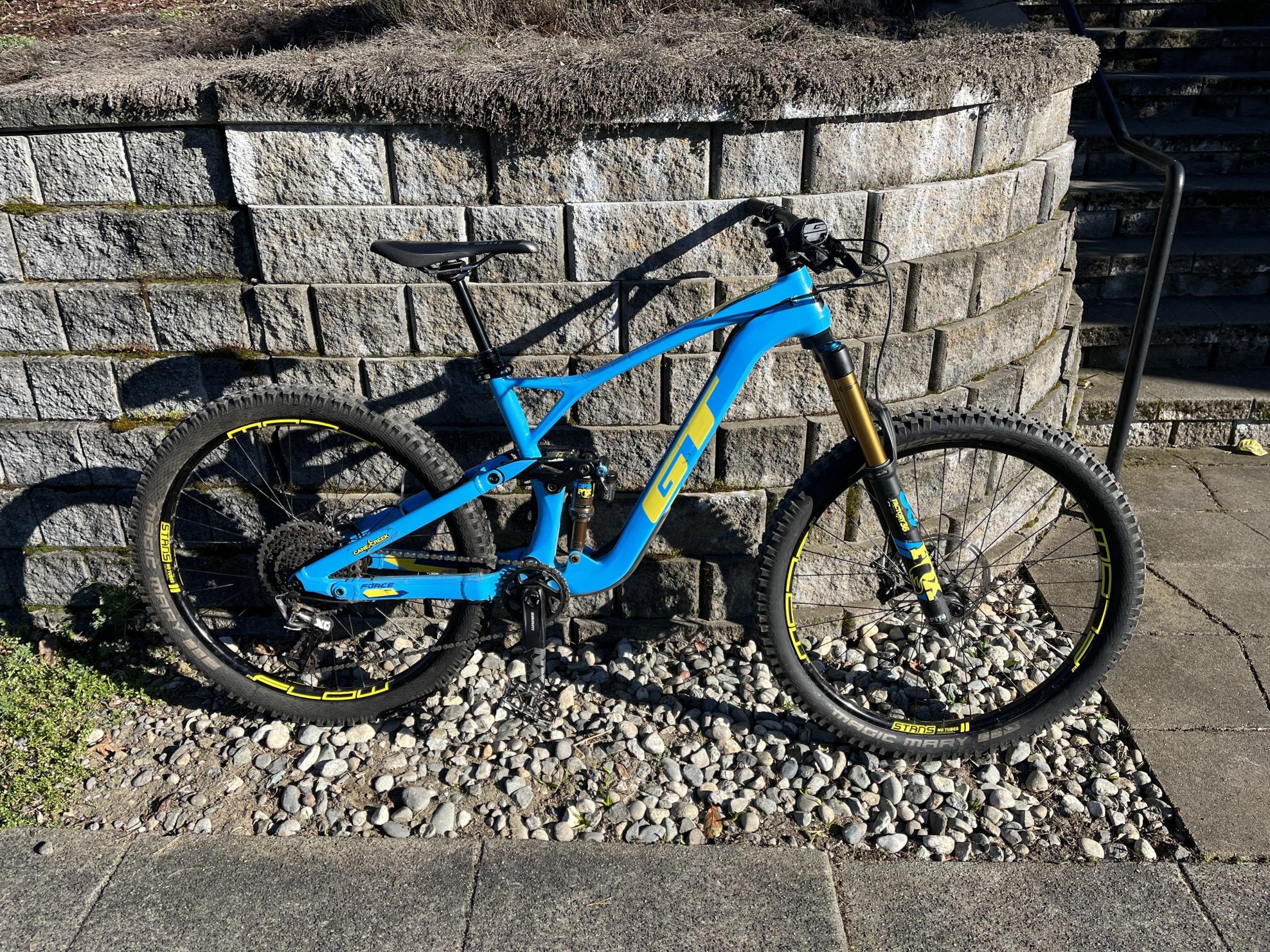 2019 GT Bicycles Carbon Force Pro Blue