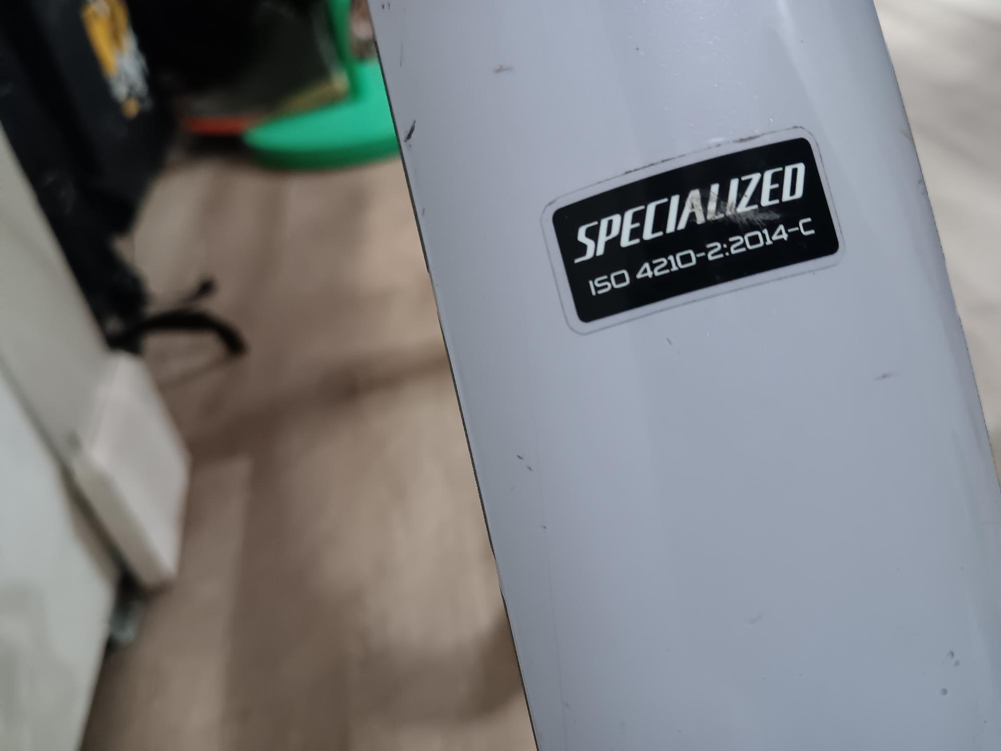 Specialized Sirrus Pro Carbon Silver, gray or bare metal