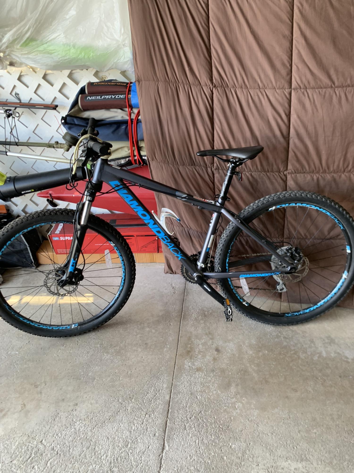 2016 Diamondback Apex Trail Black and Blue