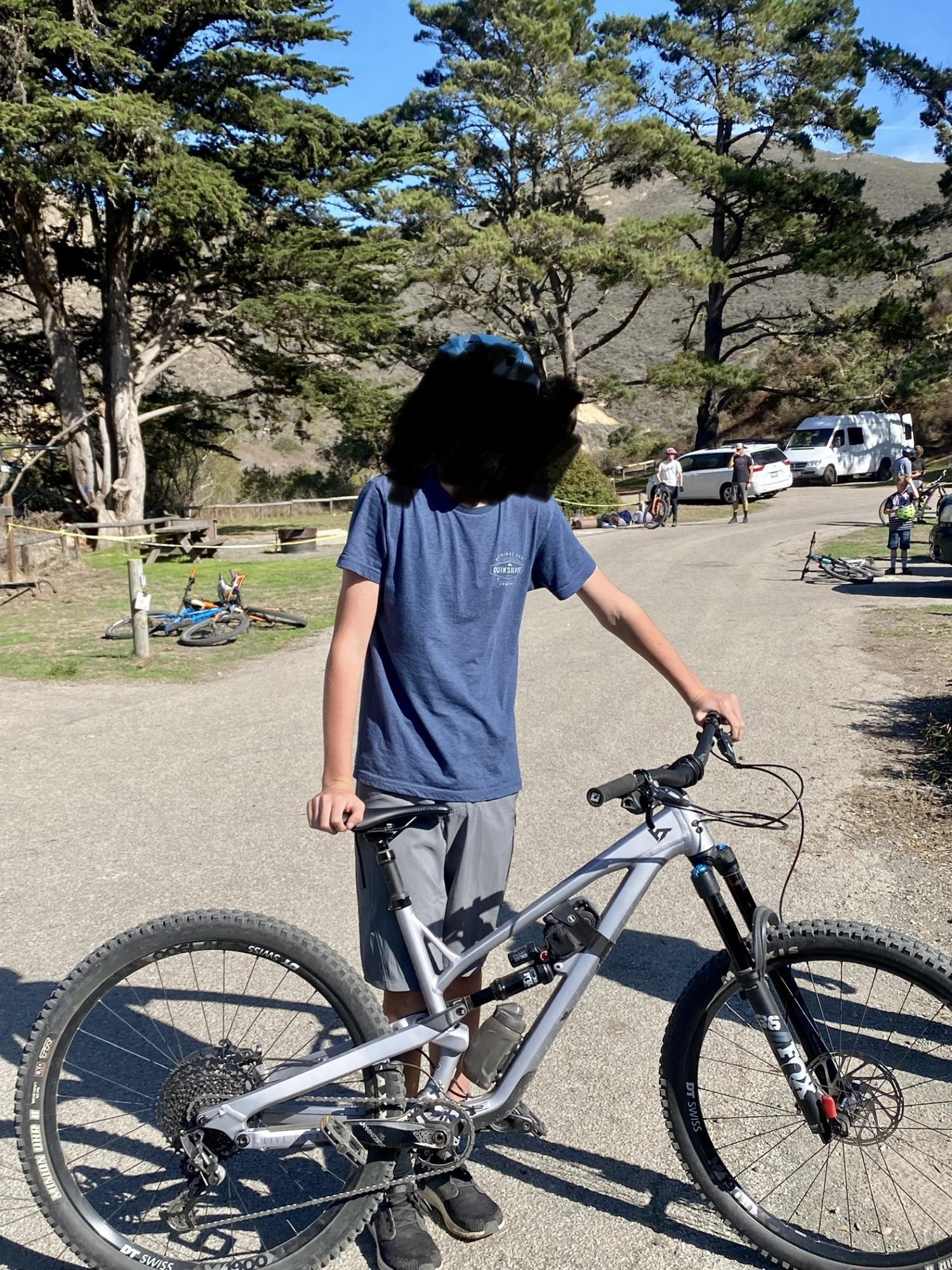 2021 YT Large Silver, gray or bare metal