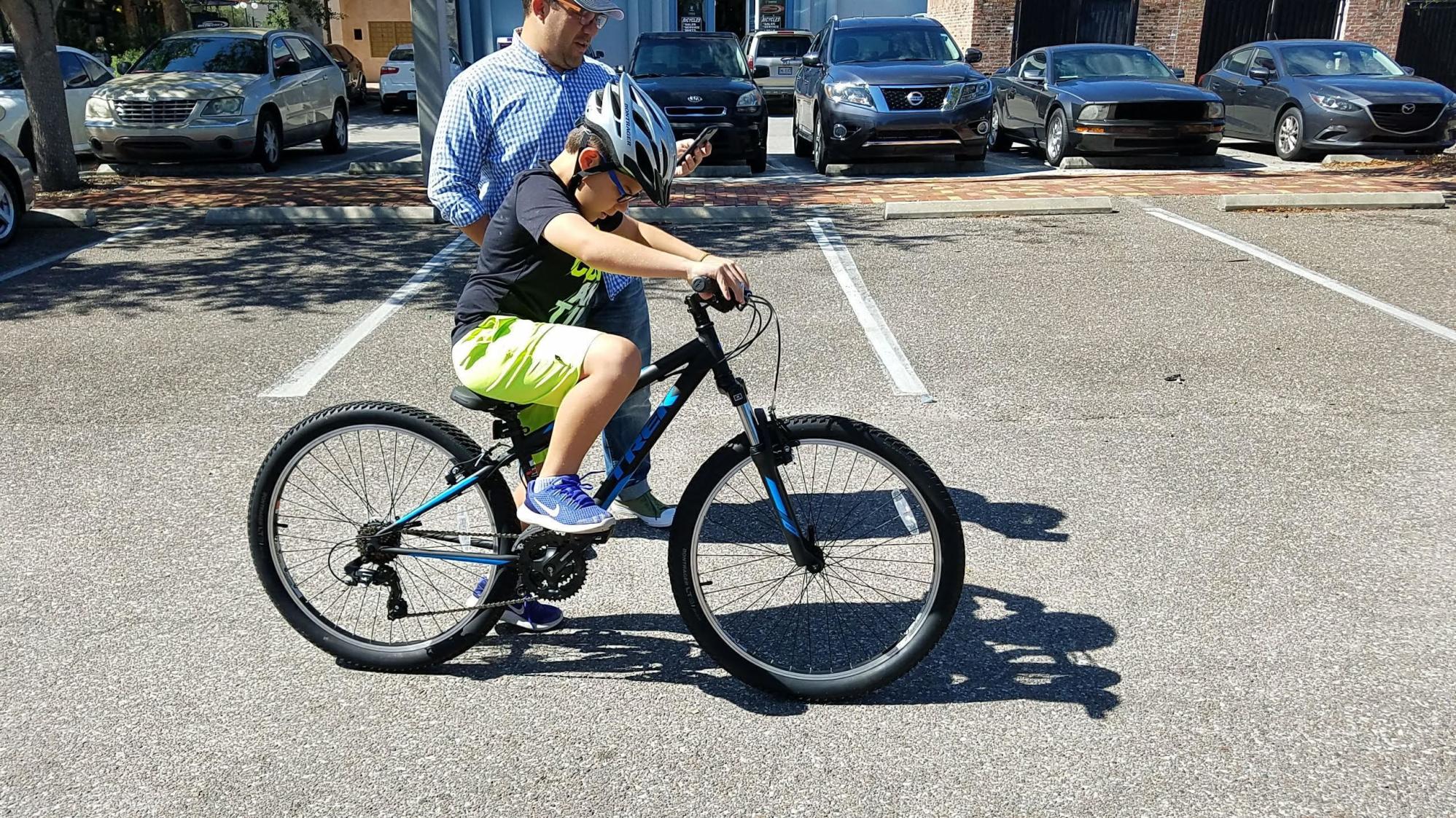 2017 Trek 820 Black and Blue