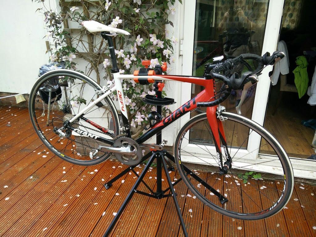 2010 Giant Defy 3 Red, White, and Black