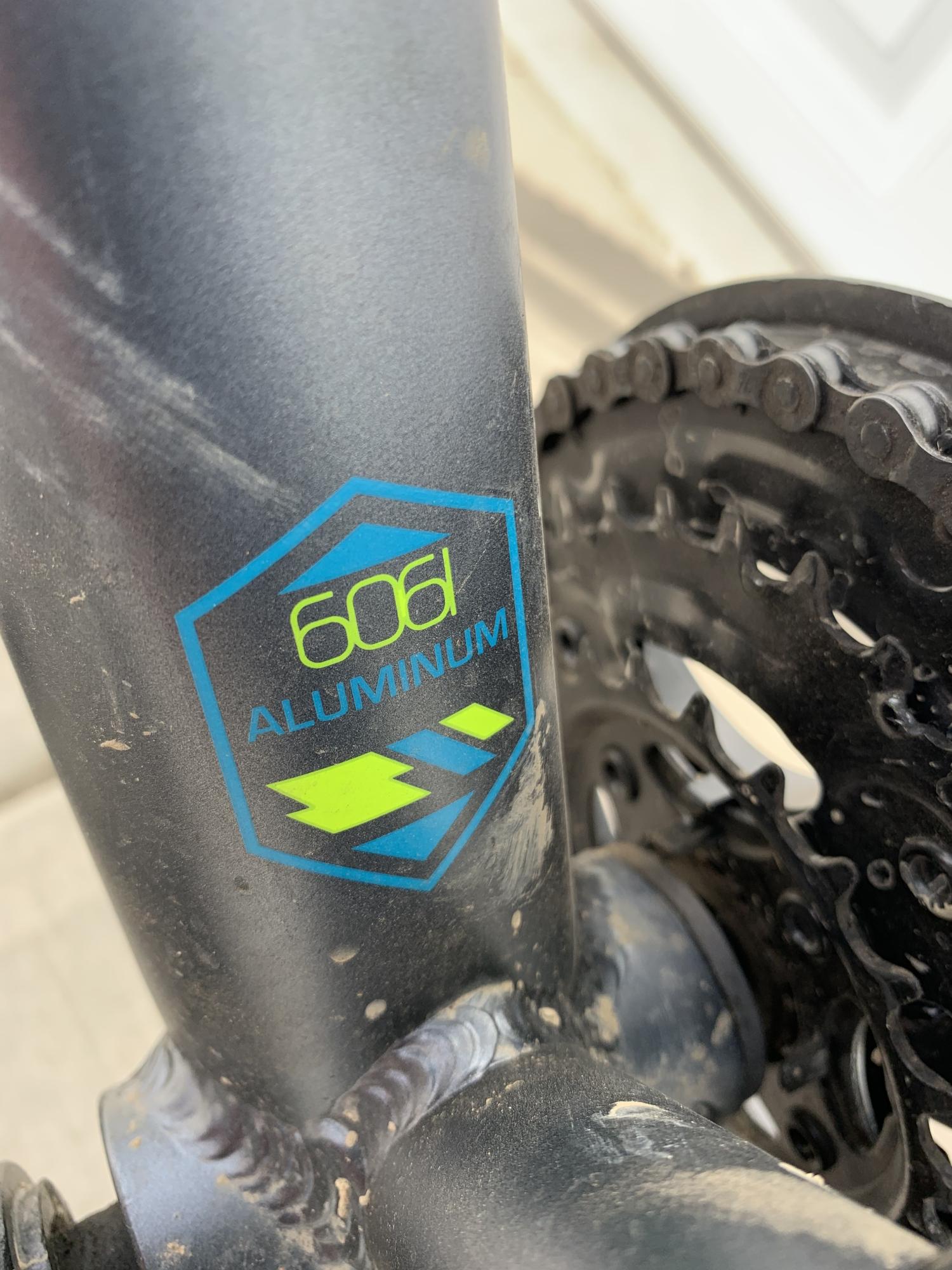 2022 GT Bicycles Aggressor Pro Silver, gray or bare metal