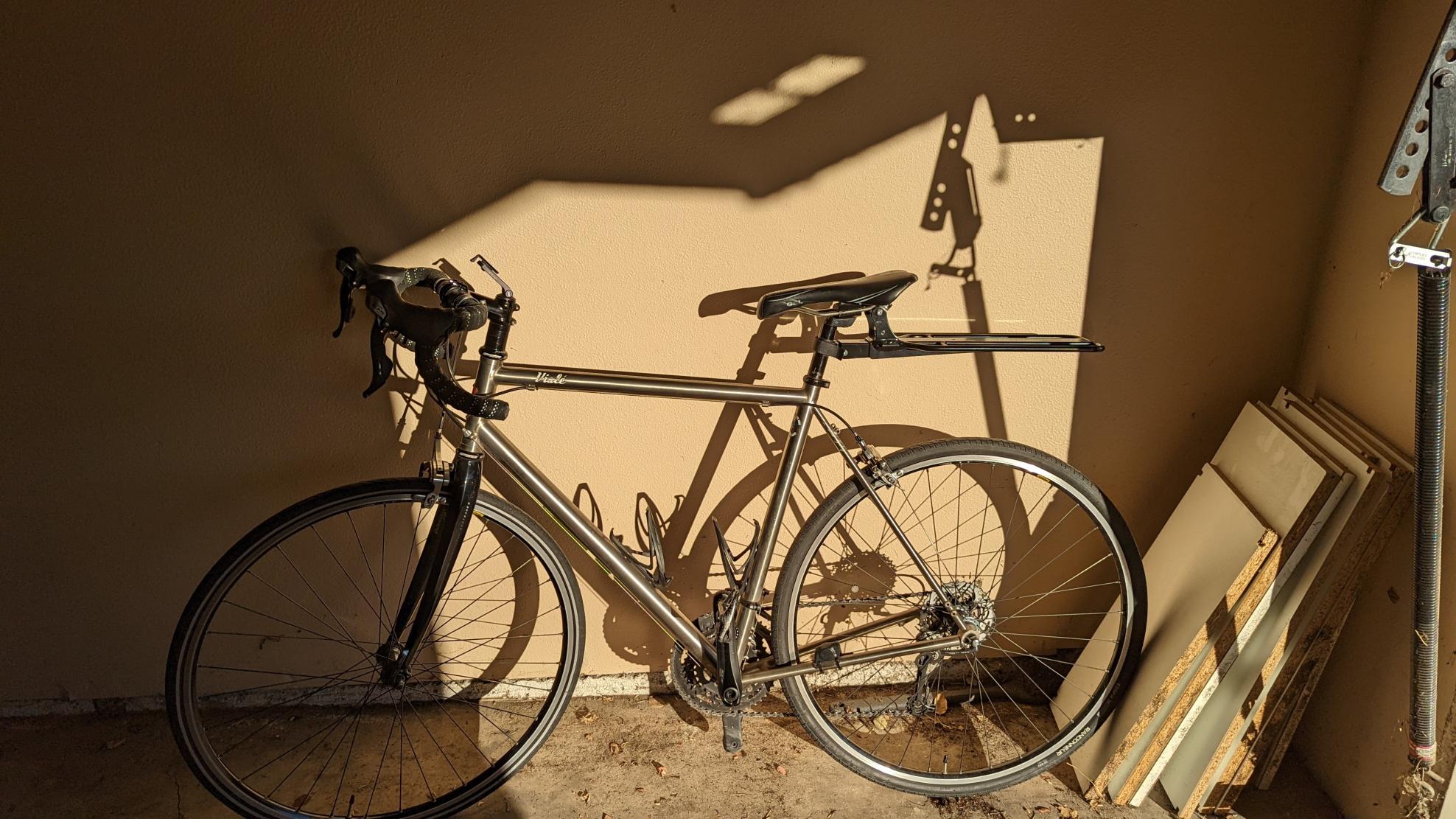 Lynskey Viale Silver, gray or bare metal