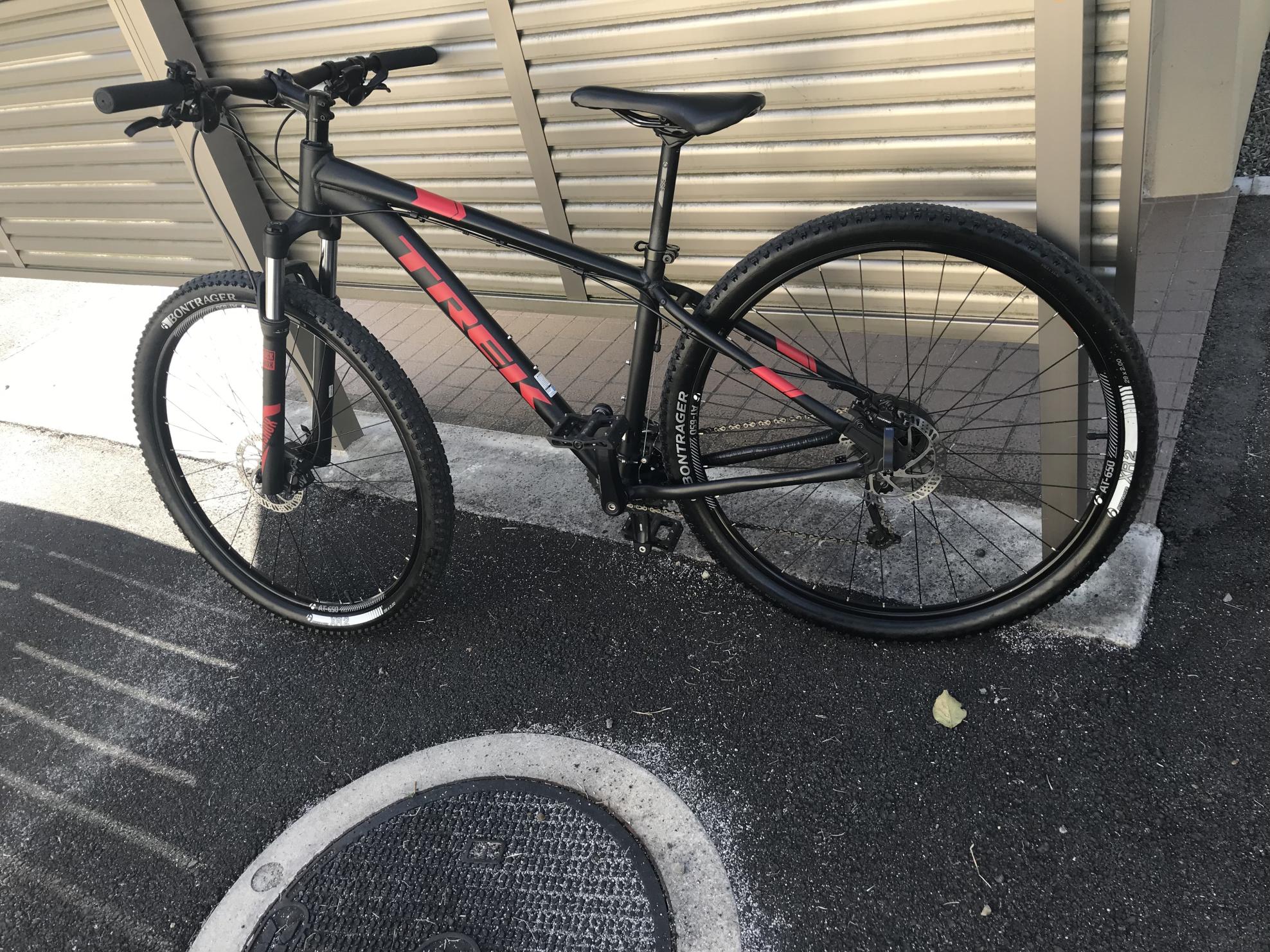 2017 Trek Marlin 7 Black and Red