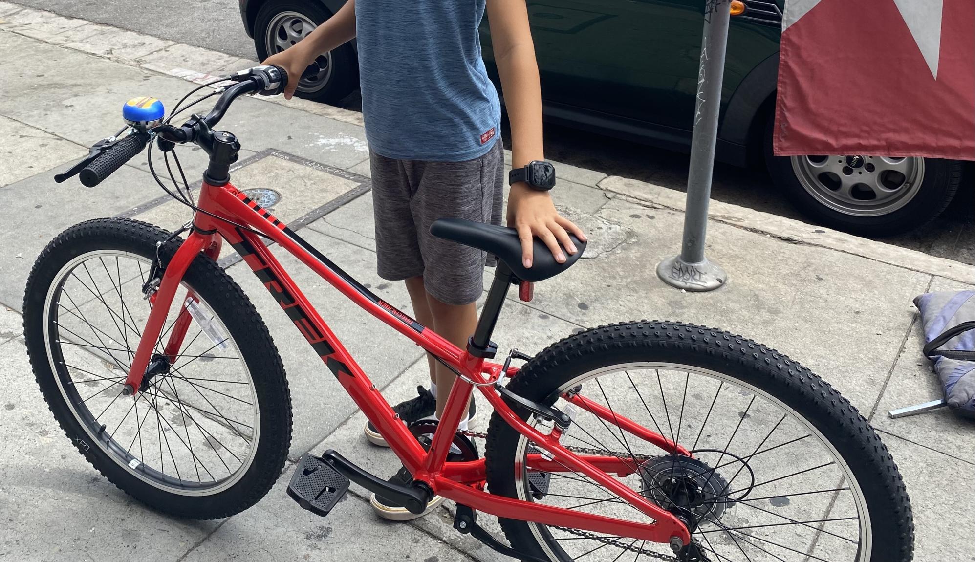 2023 Trek Precaliber 24” 8-Speed Radioactive Red Red