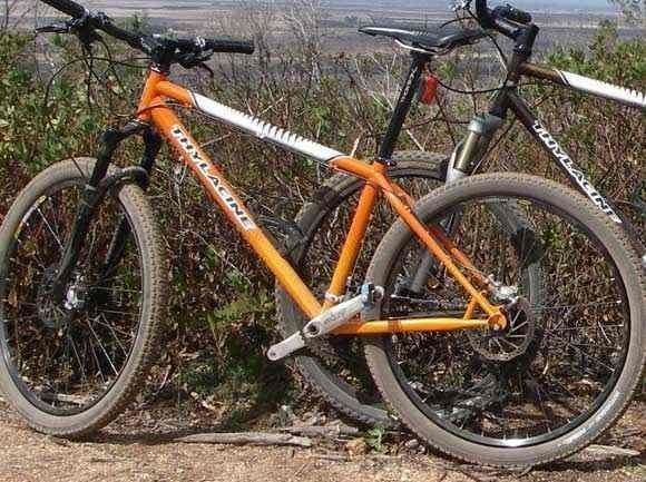 1997 Thylacine Arete  Black