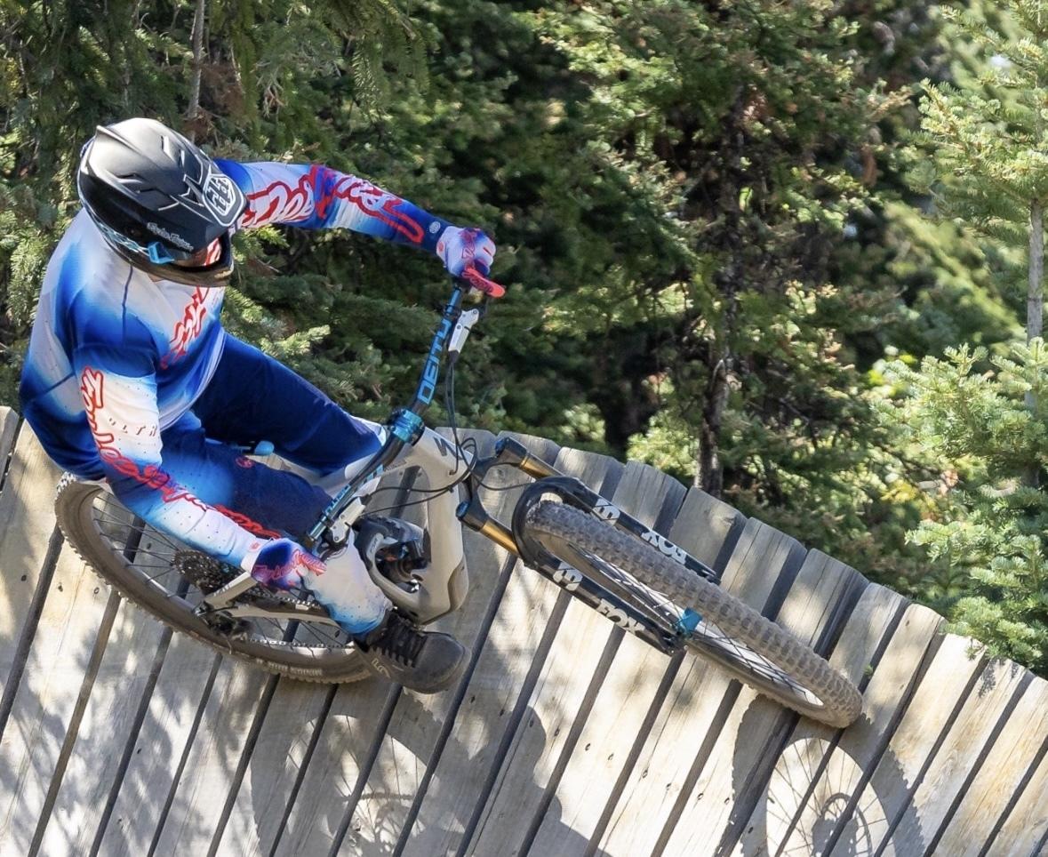 2022 Specialized Enduro White, Blue, and Black