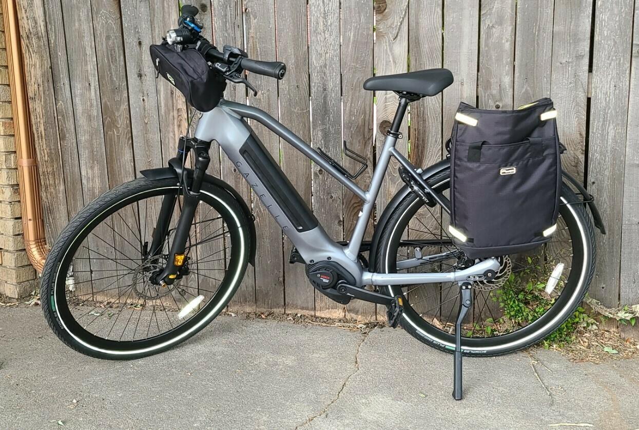 2022 Gazelle Ultimate C380+ Mid-Step Silver, gray or bare metal and Black