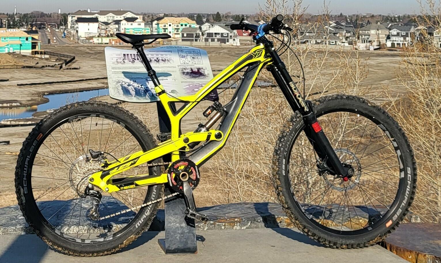 2017 YT YT TUES Yellow or Gold, Black, and Red