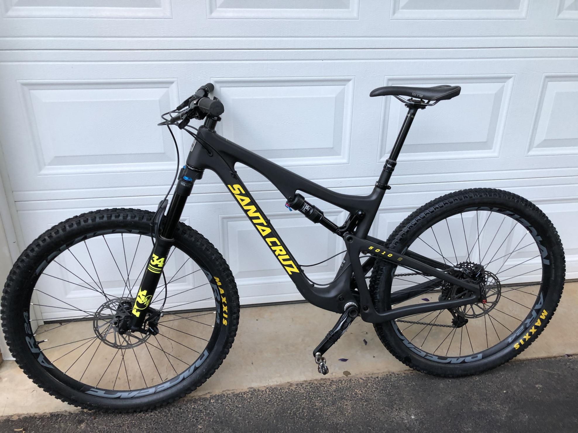 2017 Santa Cruz 5010 C Black and Yellow or Gold