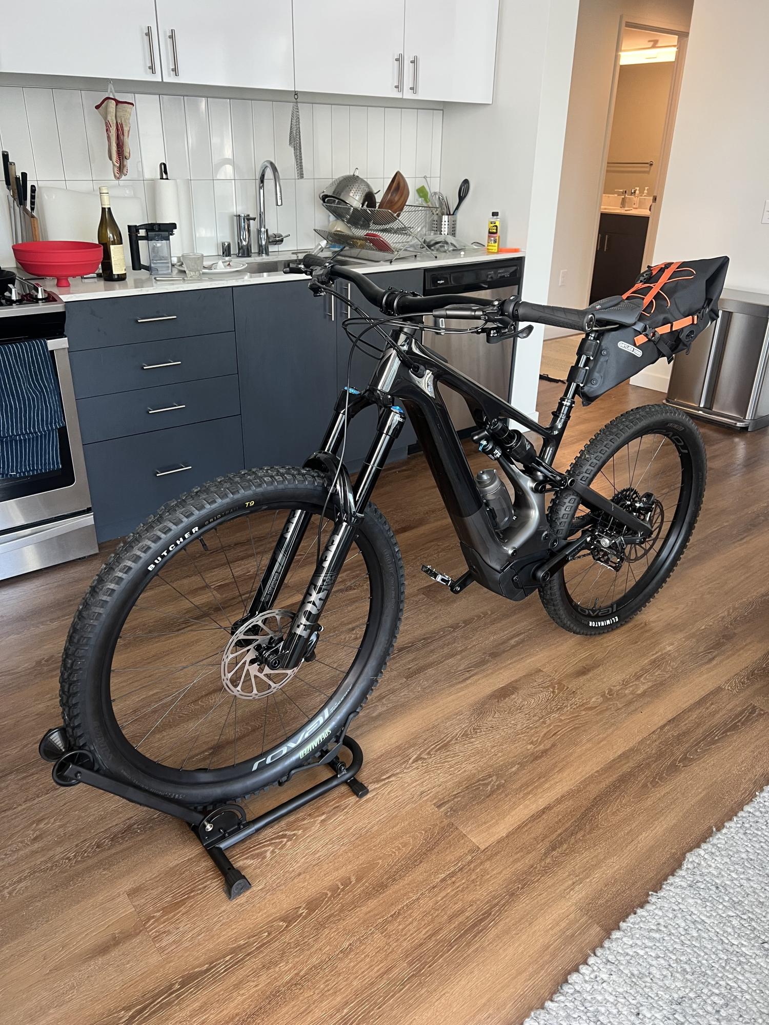 2022 Specialized Turbo Levo Expert (electric) Black