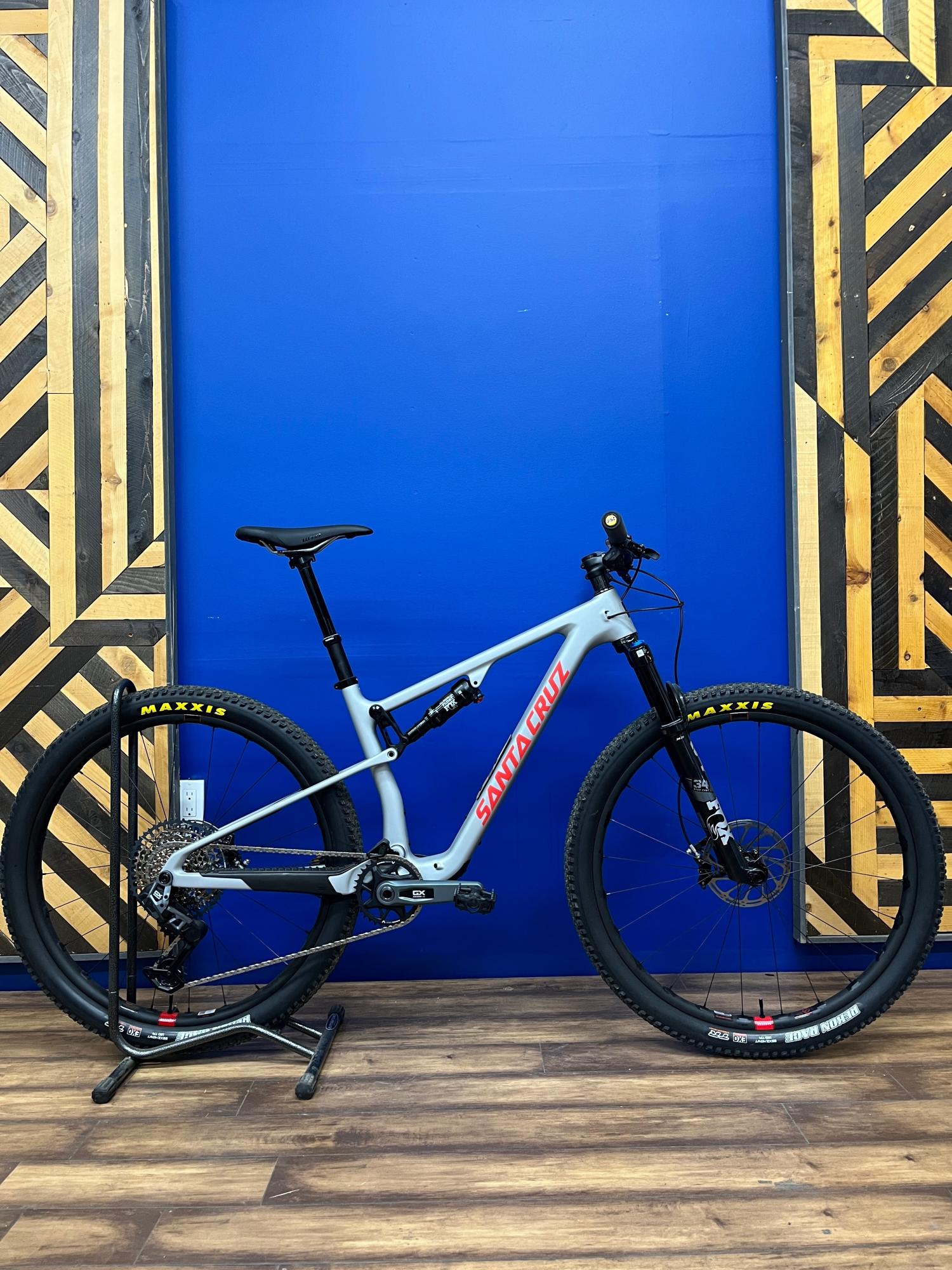 2024 Santa Cruz Blur TR GX AXS Reserve Silver, gray or bare metal