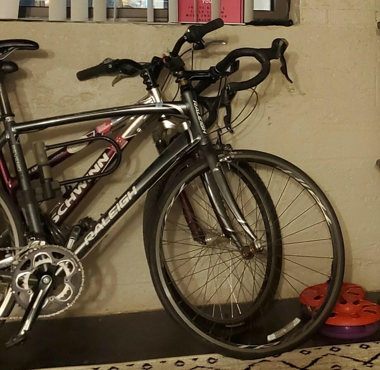 2013 Raleigh Revenio 3.0 Black