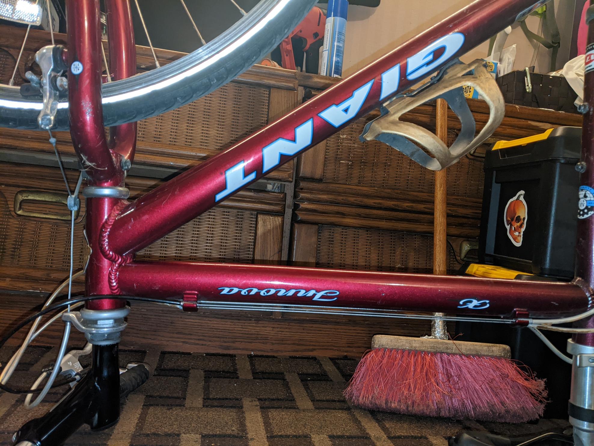 2011 Giant Innova Red