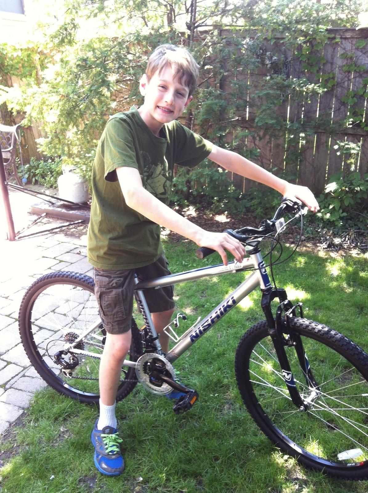 2011 Nishiki Pueblo Silver or Gray