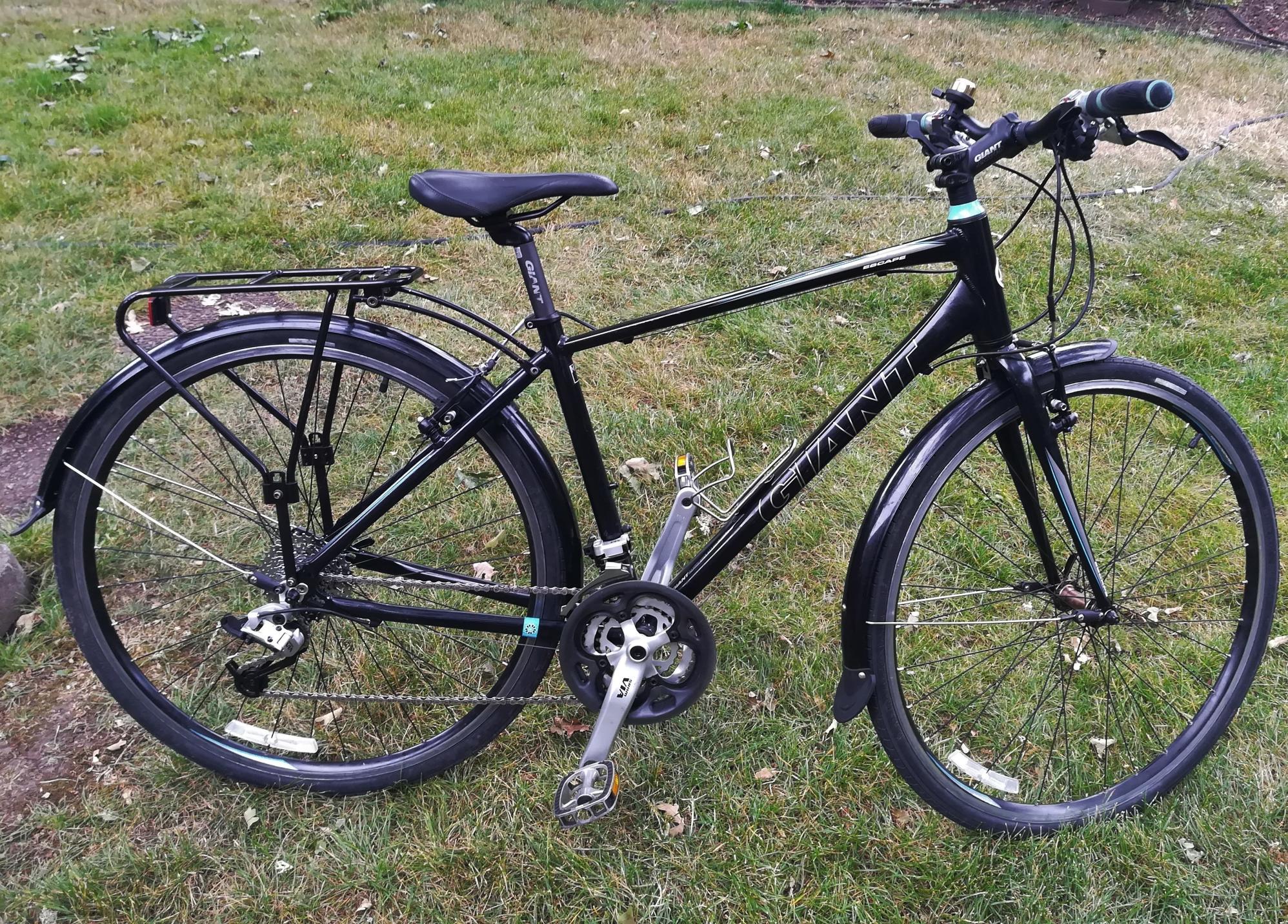 2011 Giant Escape City W Black and Blue