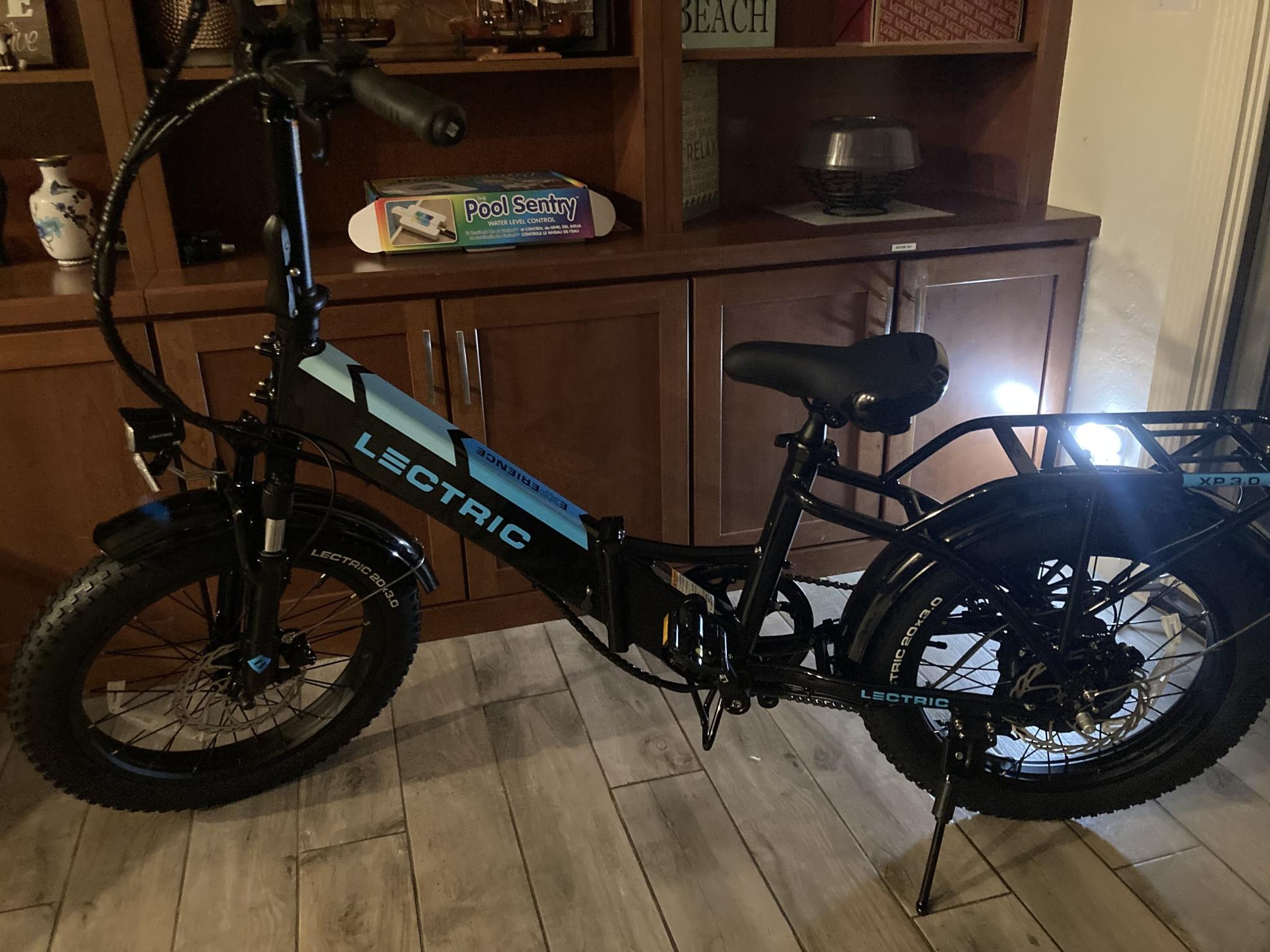 Lectric eBikes Step Thru e-skateboard (e-unicycle, personal mobility device, etc) Black and Blue