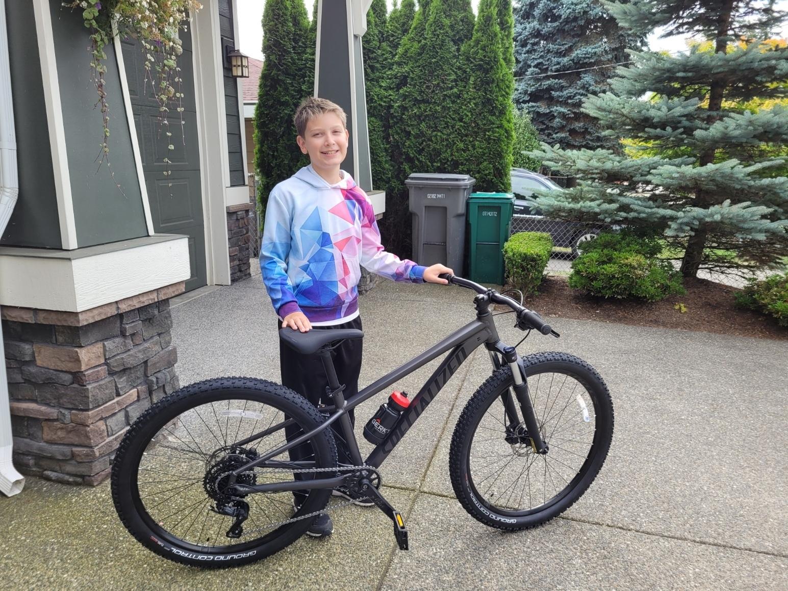 2021 Specialized Rockhopper Silver, gray or bare metal