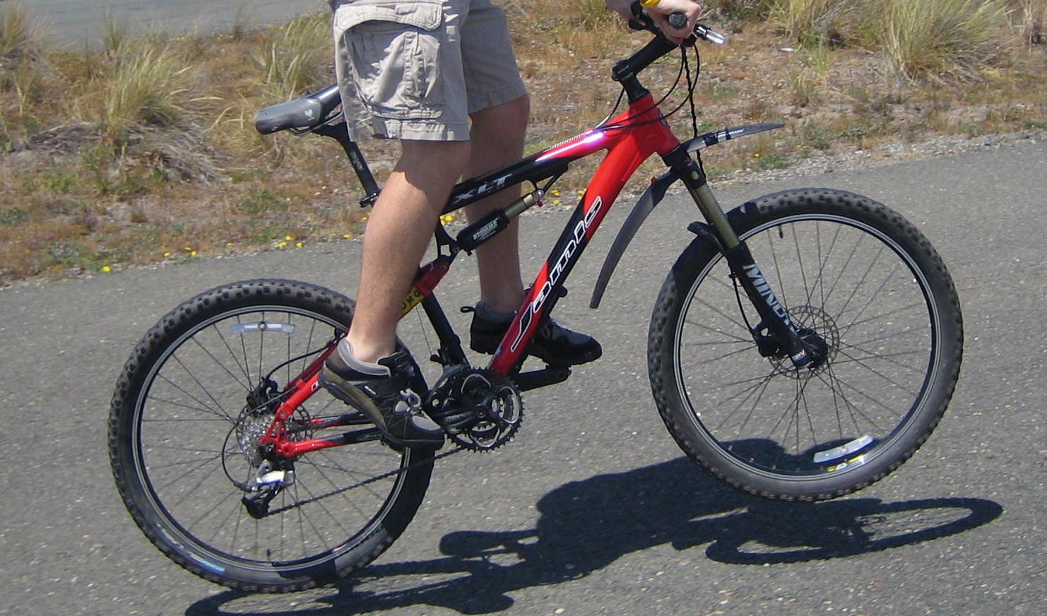 2004 Jamis Dakar XLT 1.0  Red