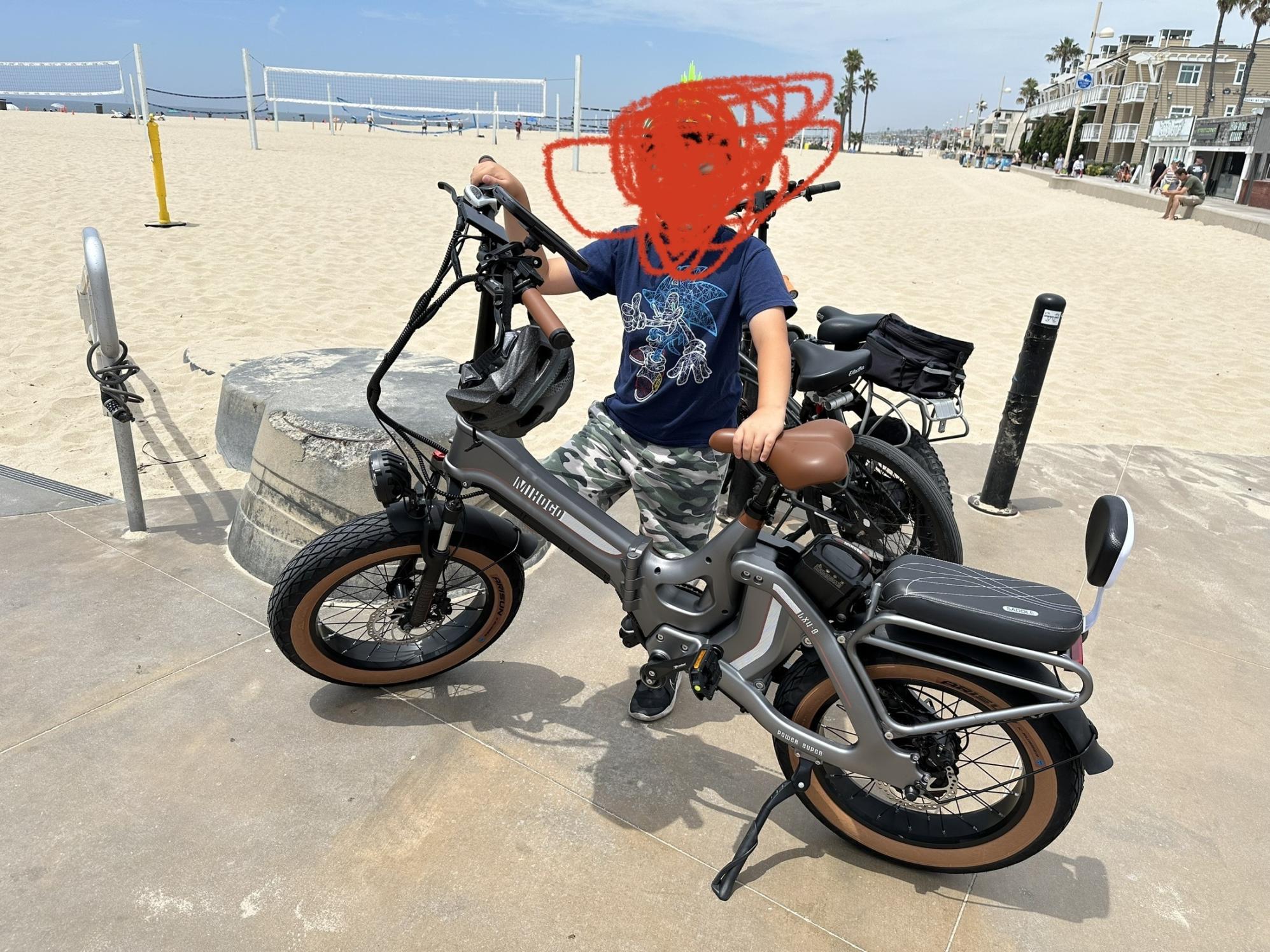 2023 Mihogo Folding Silver, gray or bare metal