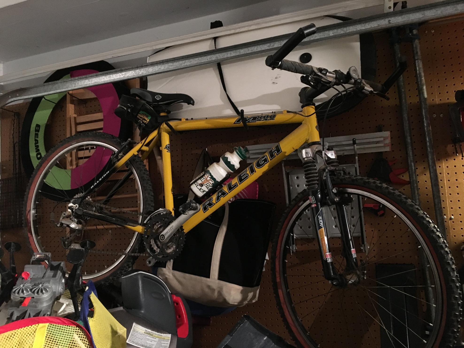 Raleigh M-800 Yellow or Gold