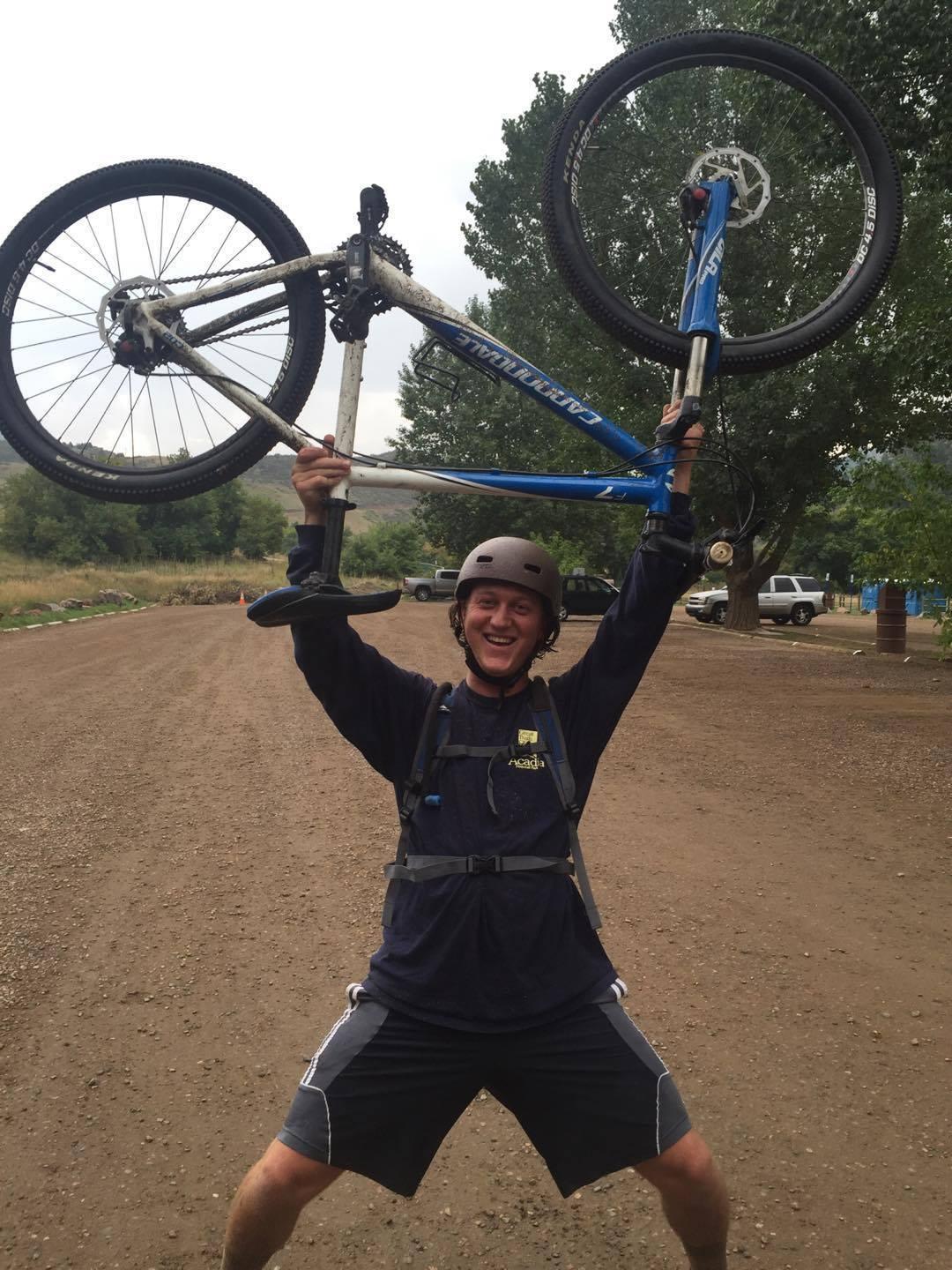 2010 Cannondale F7 Blue and White