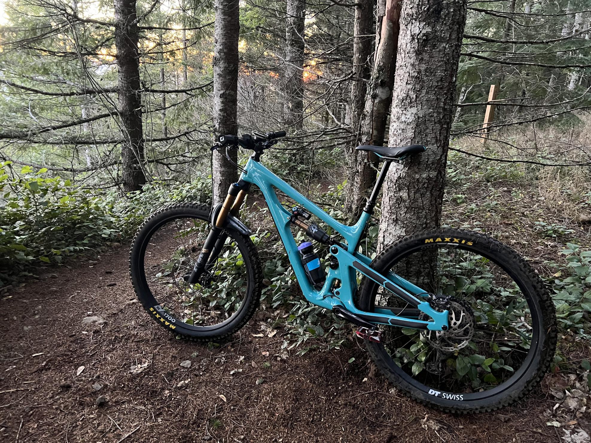 2021 Yeti SB150 T1 XT Teal
