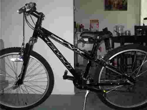 2008 Fuji Nevada 5.0 SMU  Black