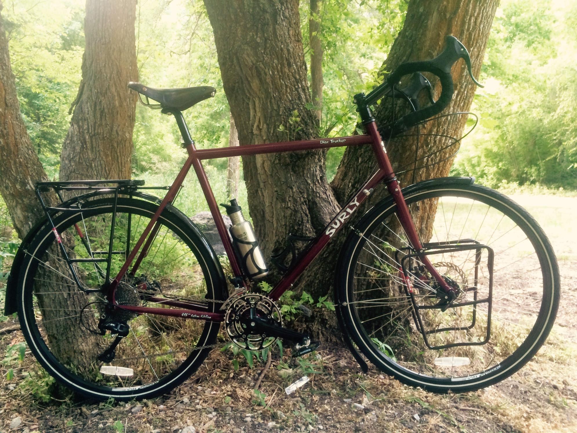 2015 Surly Disc Trucker 700 + Brooks B17 Imperial Red