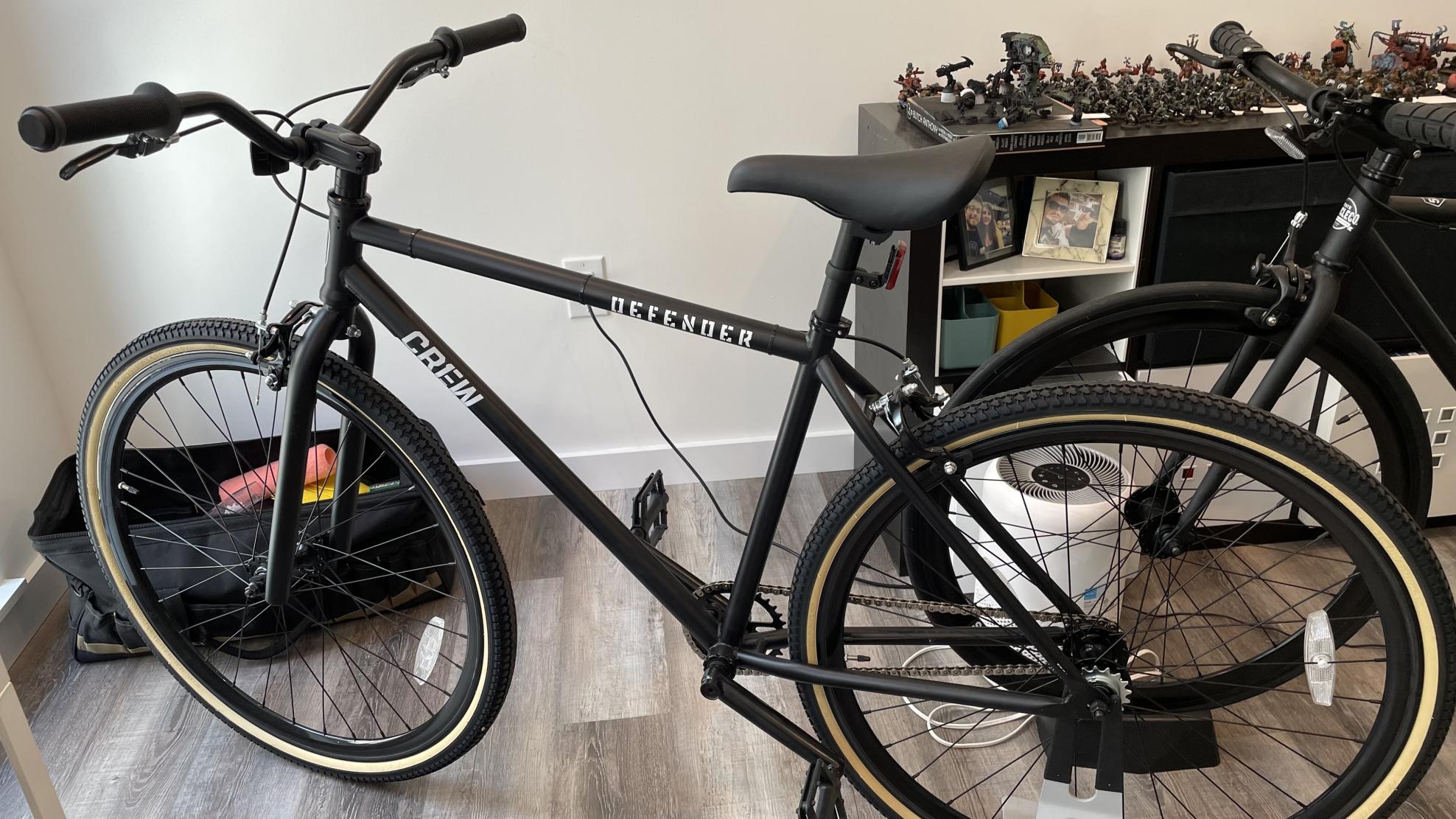 2023 Crew Defender Black