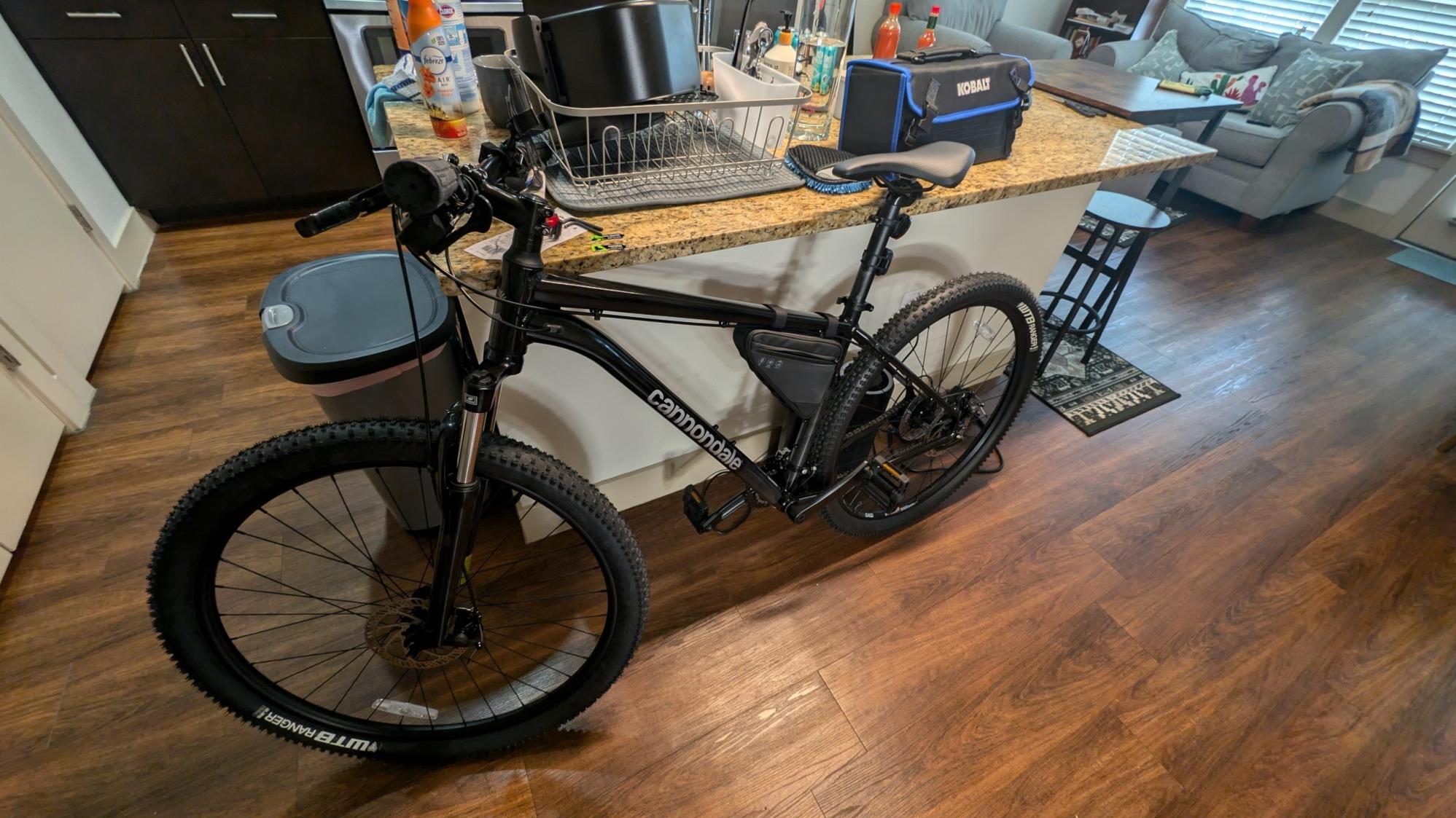 2024 Cannondale Trail 8 MO Black