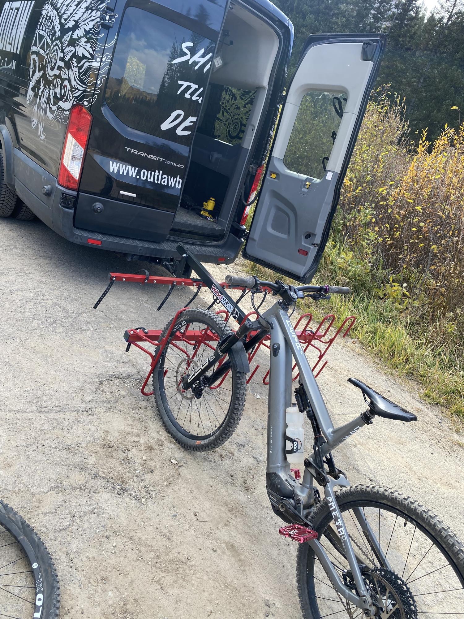 2022 Commencal Bikes Meta Power Silver, gray or bare metal