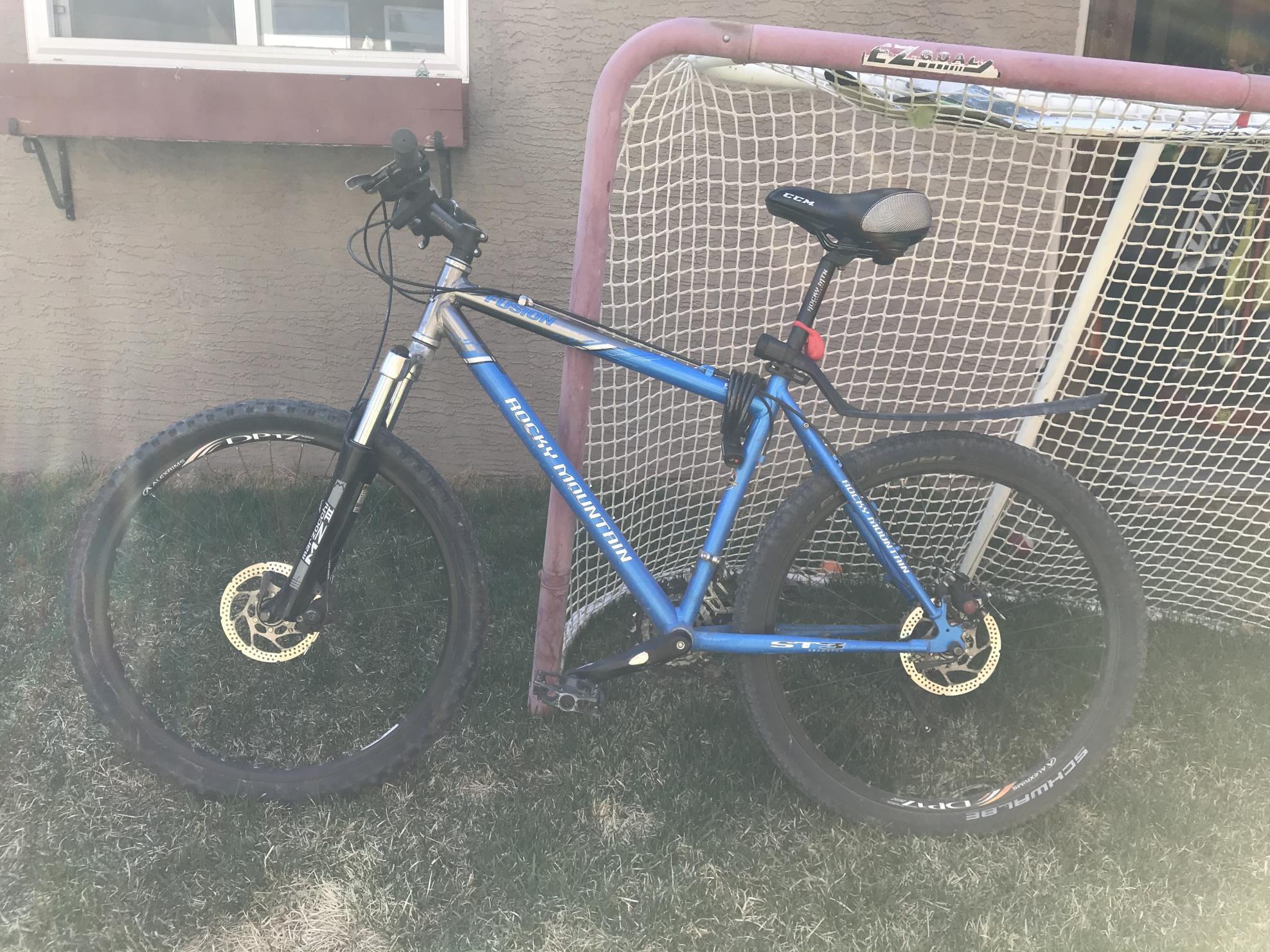 2004 Rocky Mountain Bicycles RMB 7005 Aluminum Fusion Blue, Silver, gray or bare metal, and White