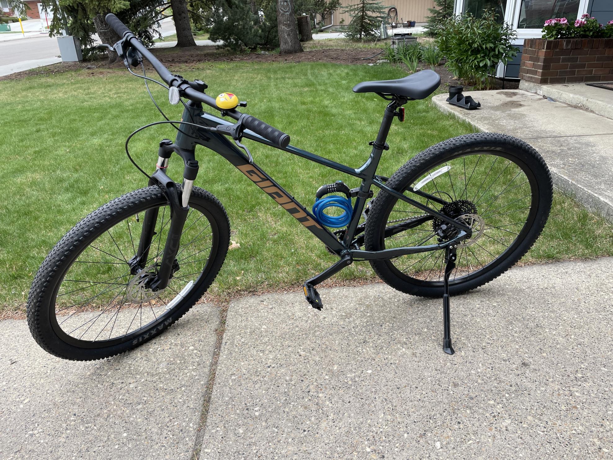 2025 Giant Talon 2 Hardtail Trail Bike Green