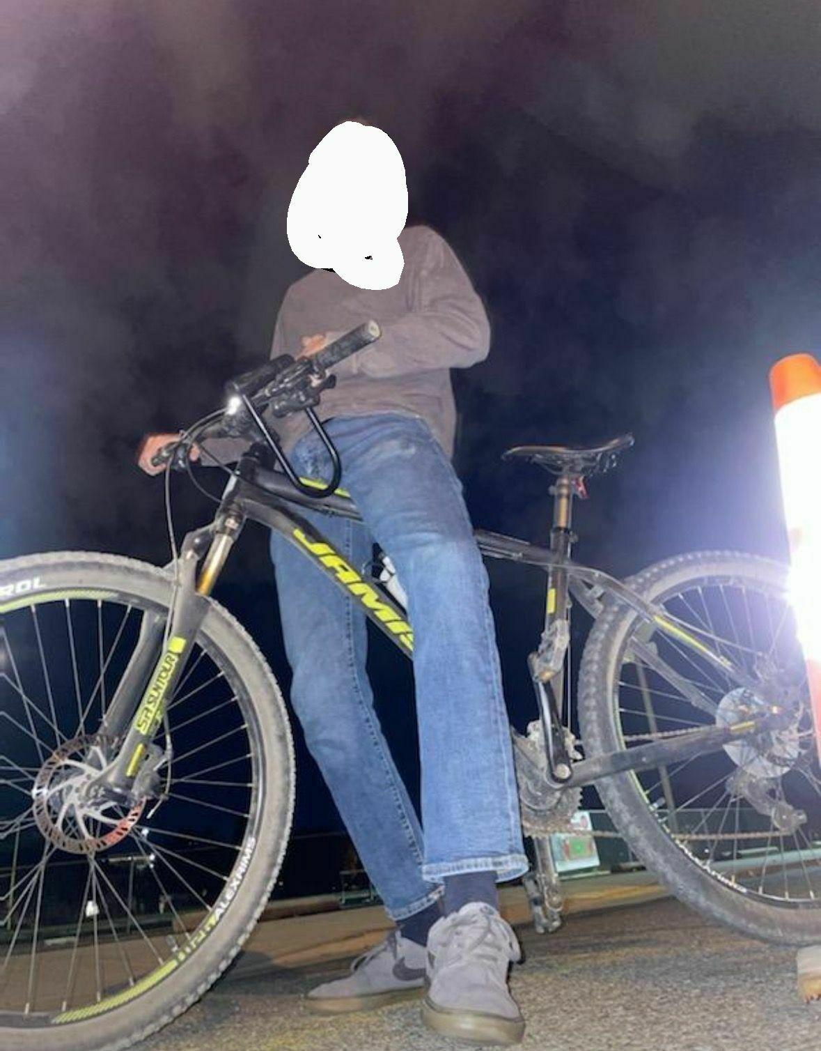 2019 Jamis Trail X A2 Black