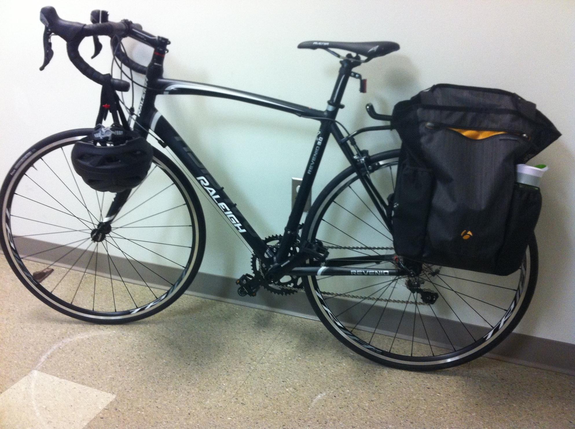 2013 Raleigh Revenio 3.0 Black