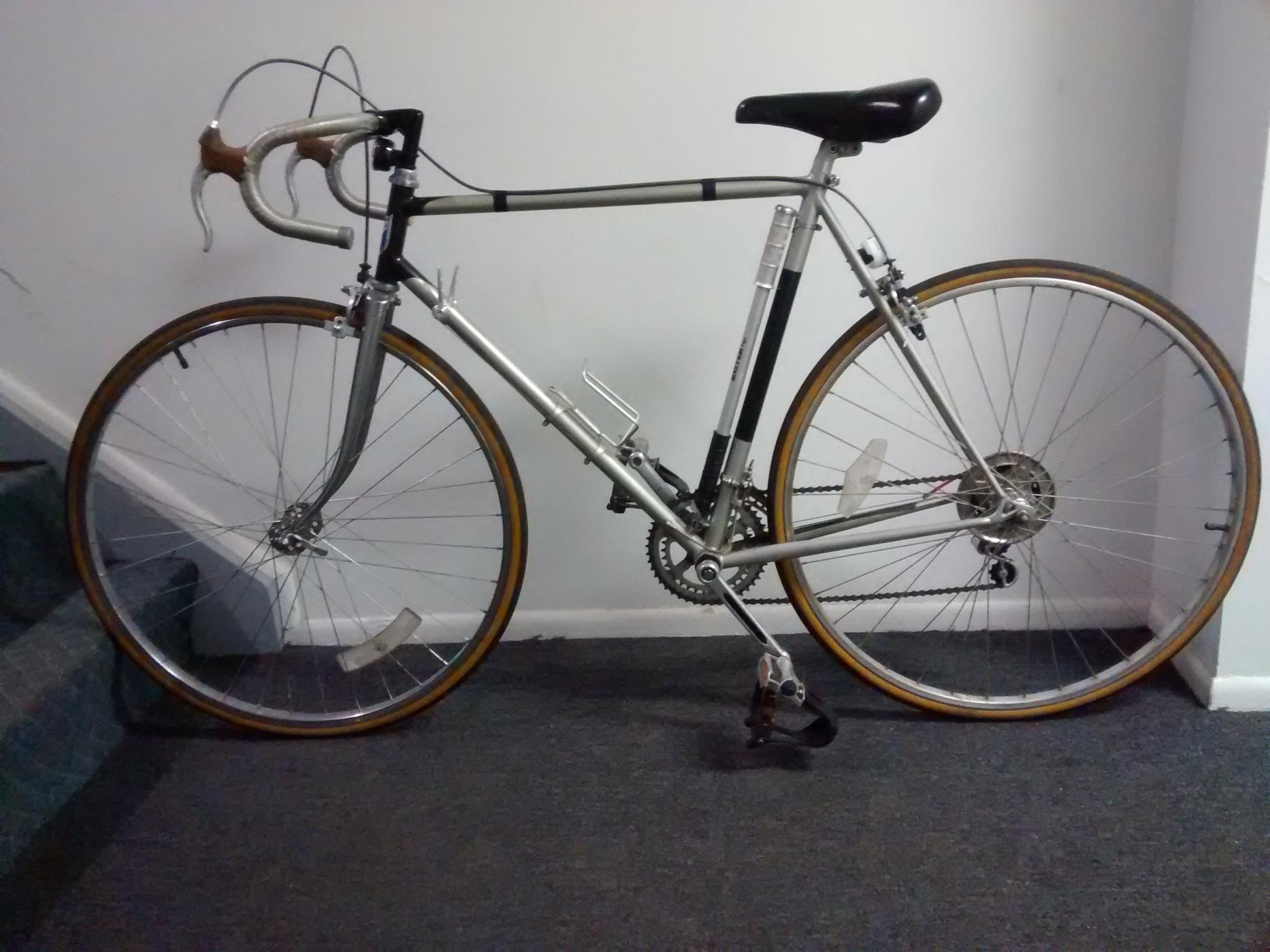 1976 Viscount Aerospace Silver or Gray