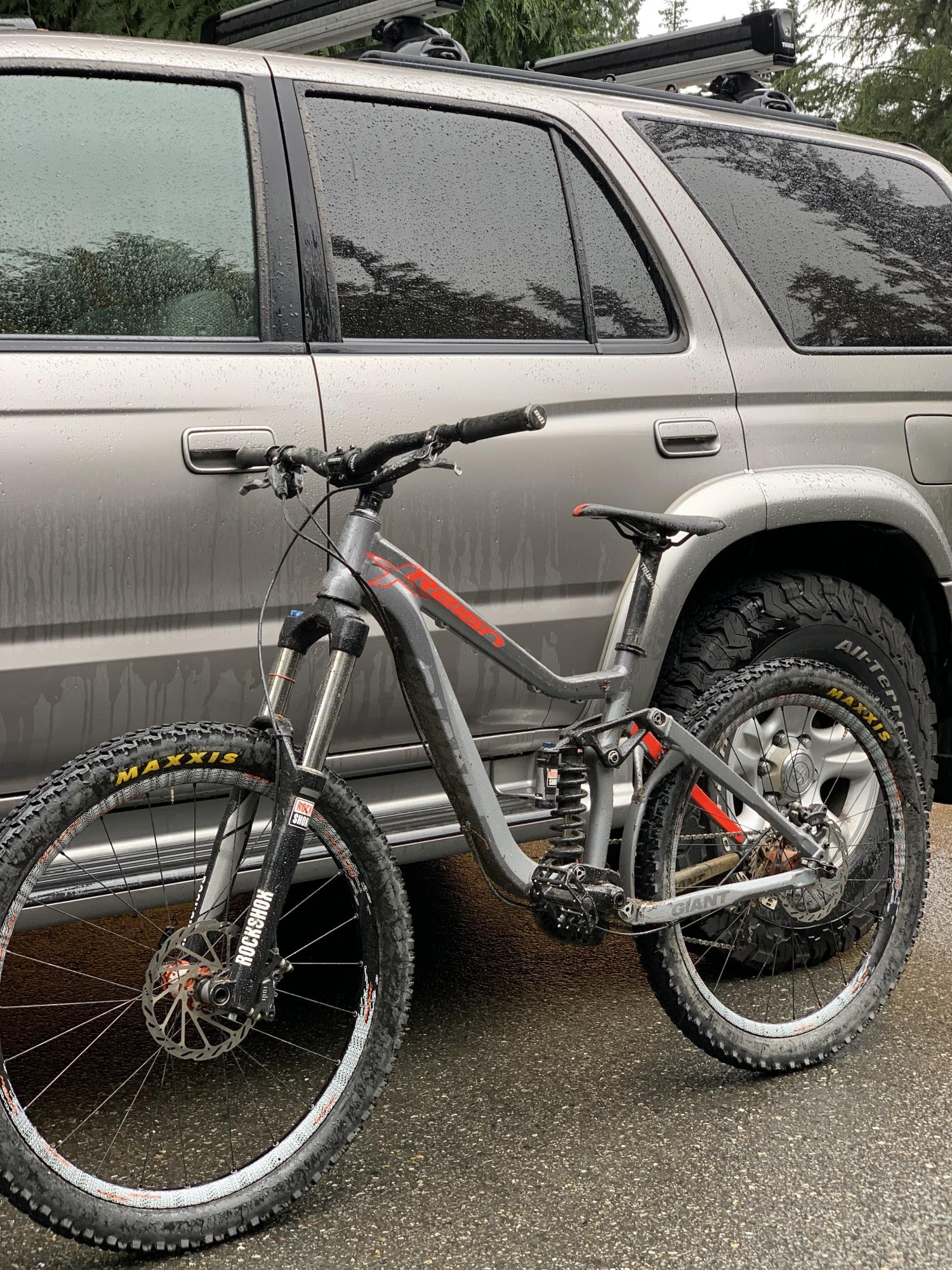 2016 Giant Reign X1 Silver, gray or bare metal and Red