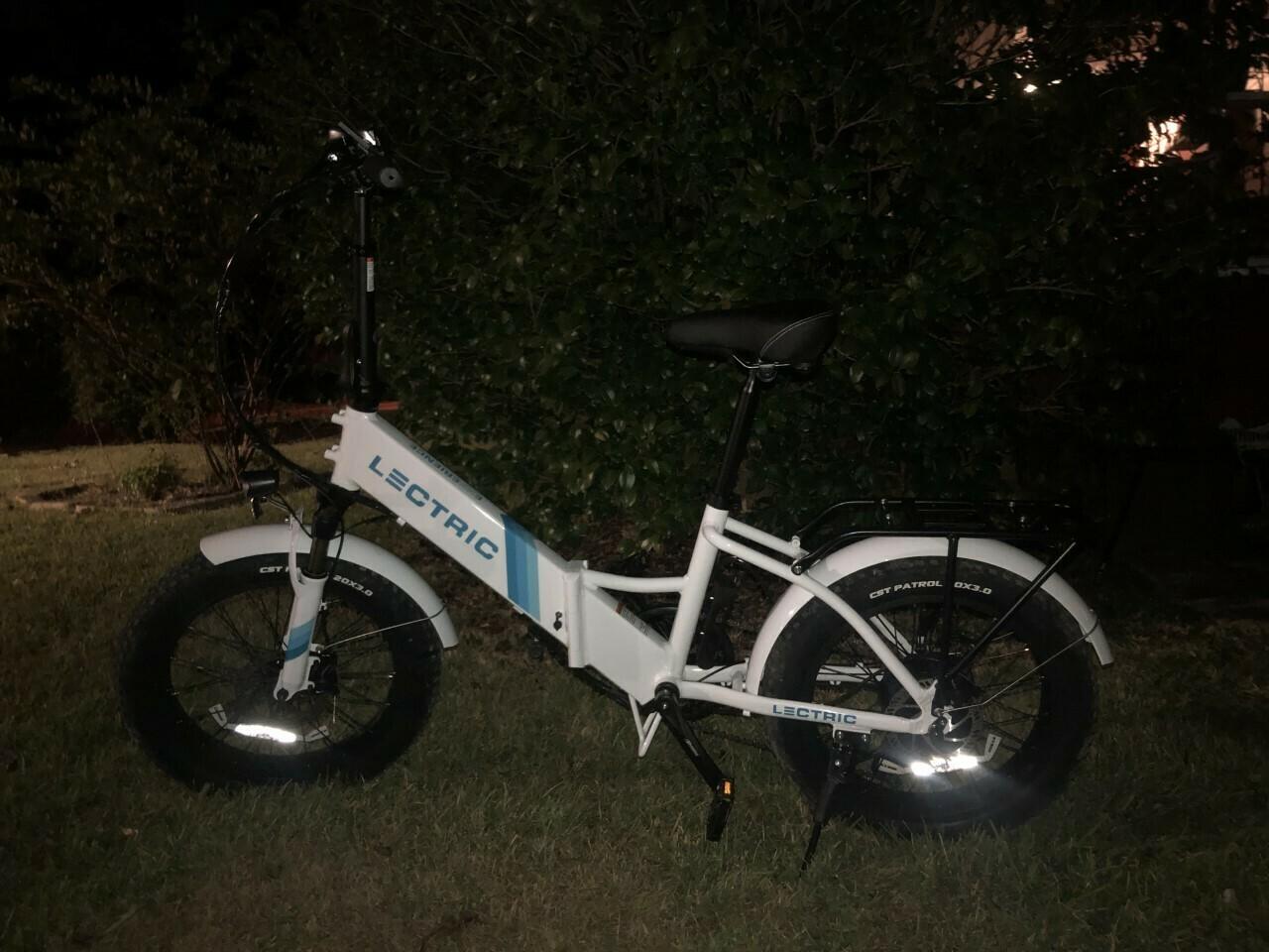2022 Lectric eBikes XP 2.0 Step-Thru White White and Blue