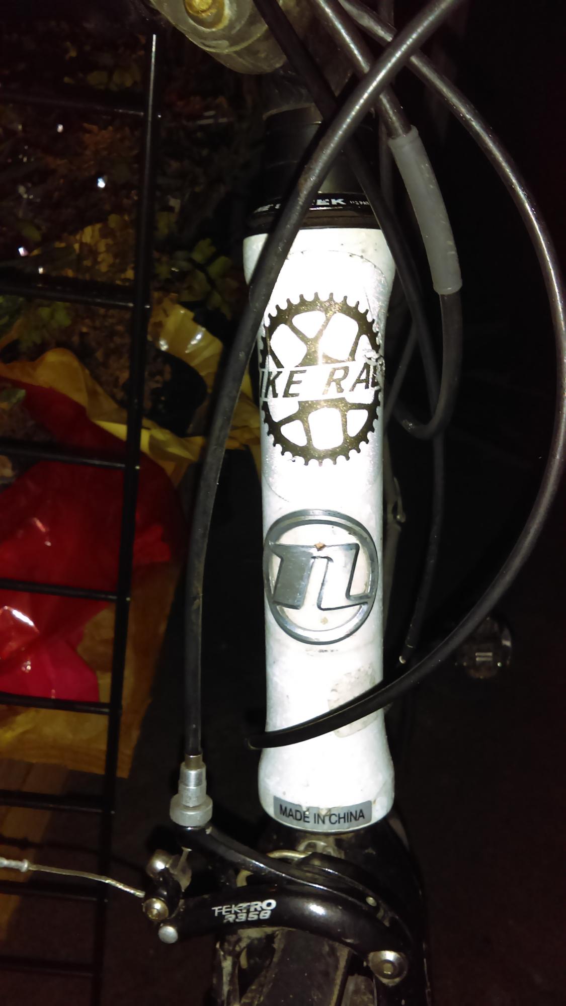 Novara Divano White and Red