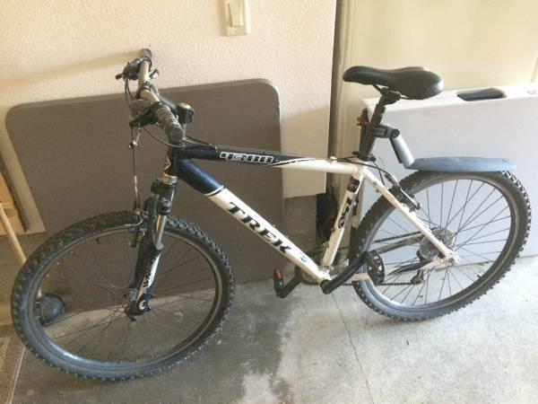 2013 Trek 4300  White and Blue