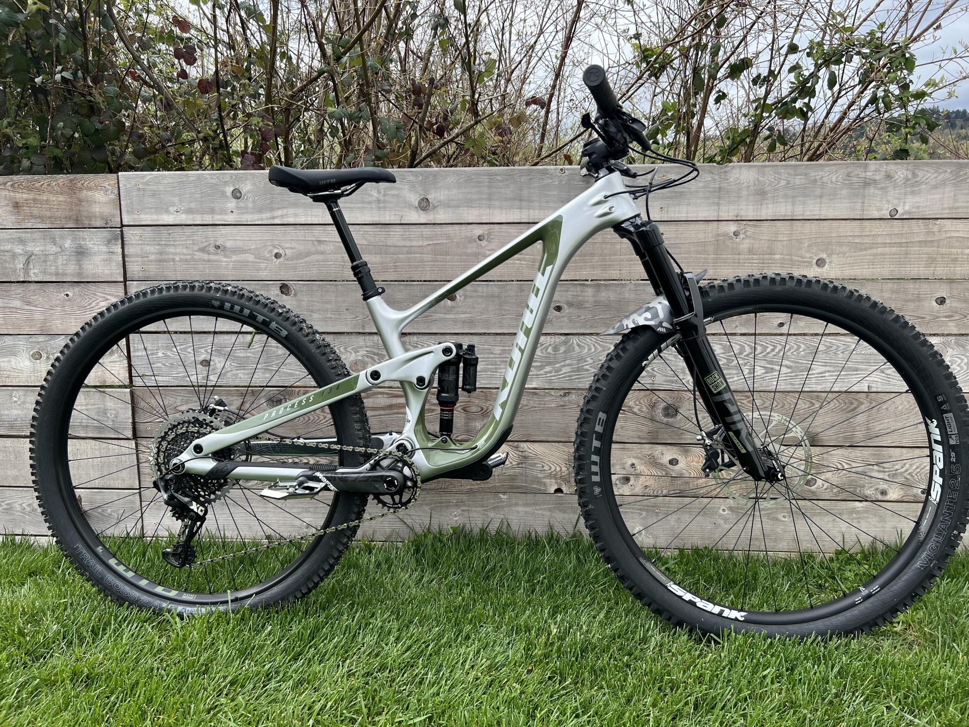2020 Kona Process 134 CR/DL Silver, gray or bare metal and Green
