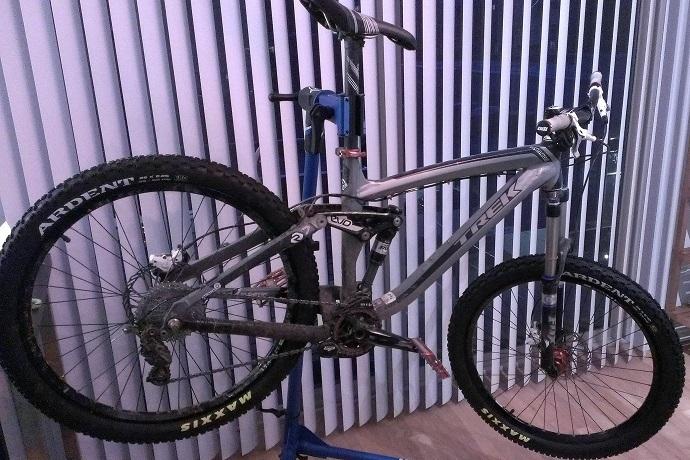 2010 Trek Remedy 7  Black