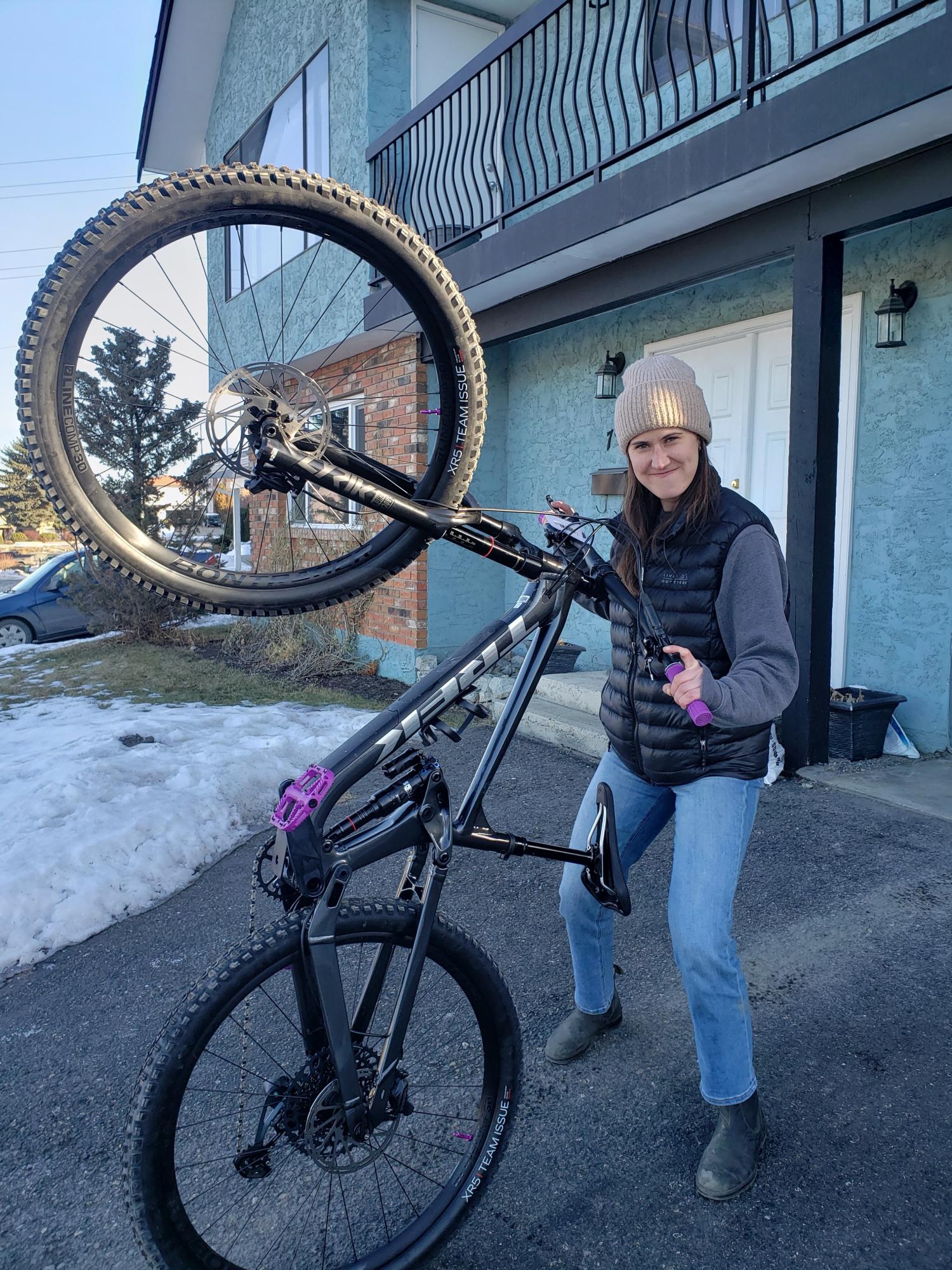 2022 Trek Slash 8 Silver, gray or bare metal