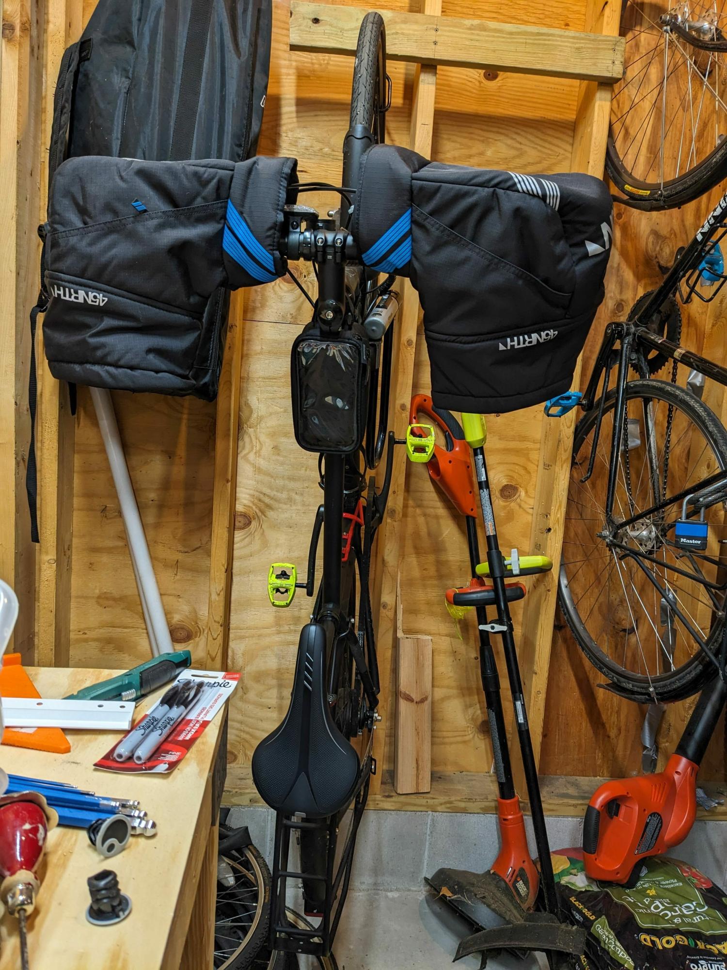 2023 Priority Bicycles Continuum Onyx Black