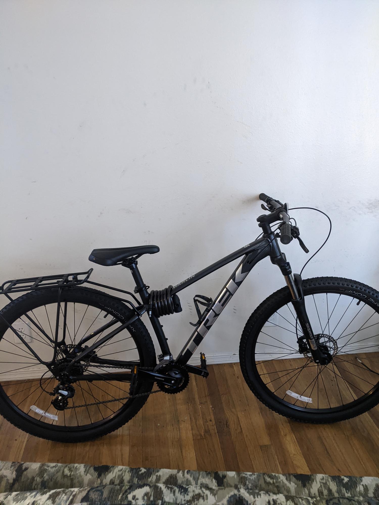 Trek Marlin 5 Silver, gray or bare metal