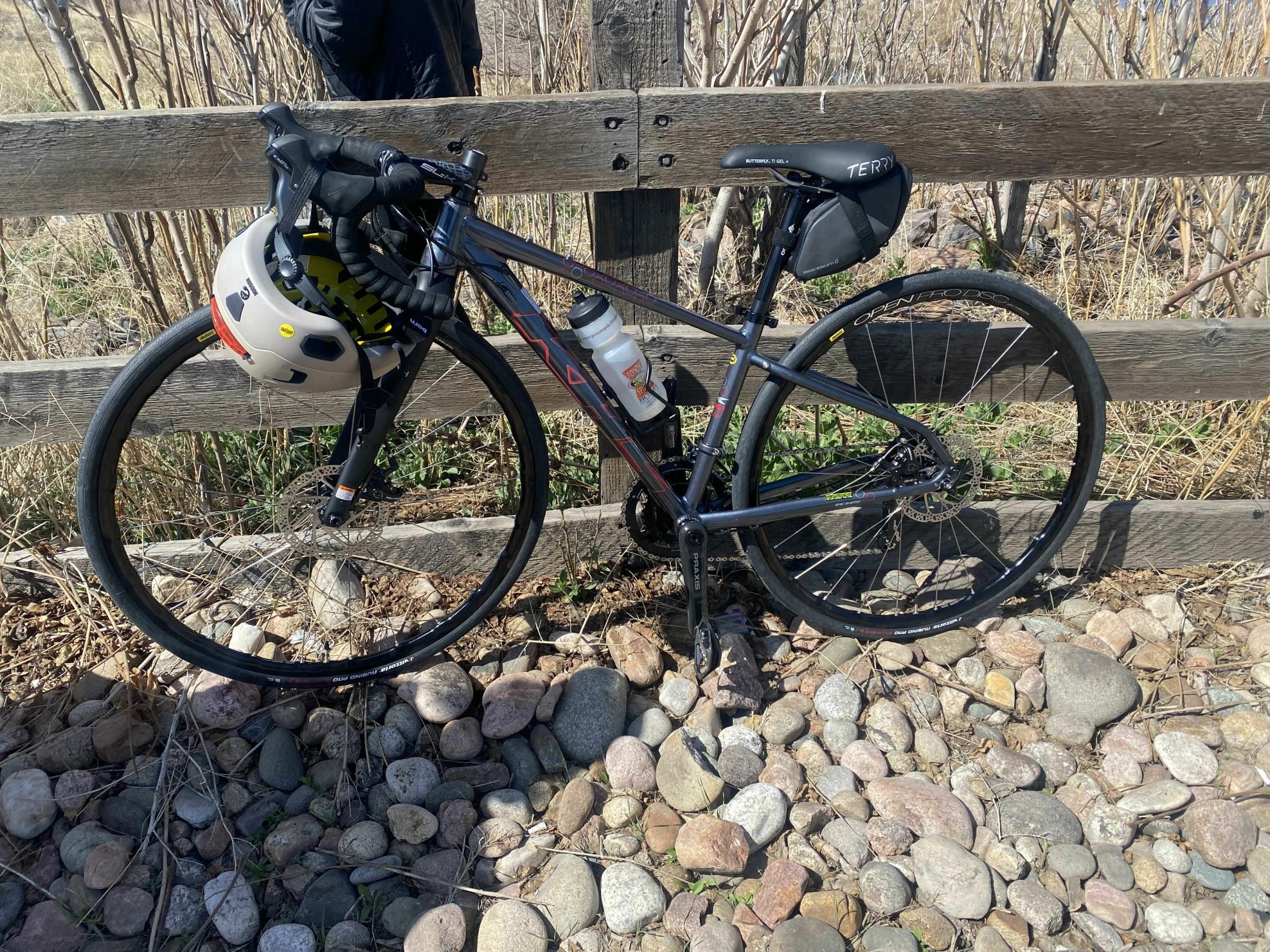 2022 KHS Bicycles Grit 110 Gravel Silver, gray or bare metal