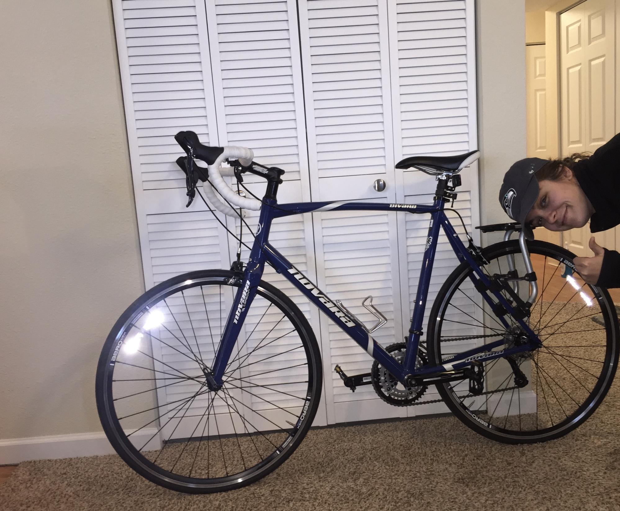 2014 Novara Divano Blue and White